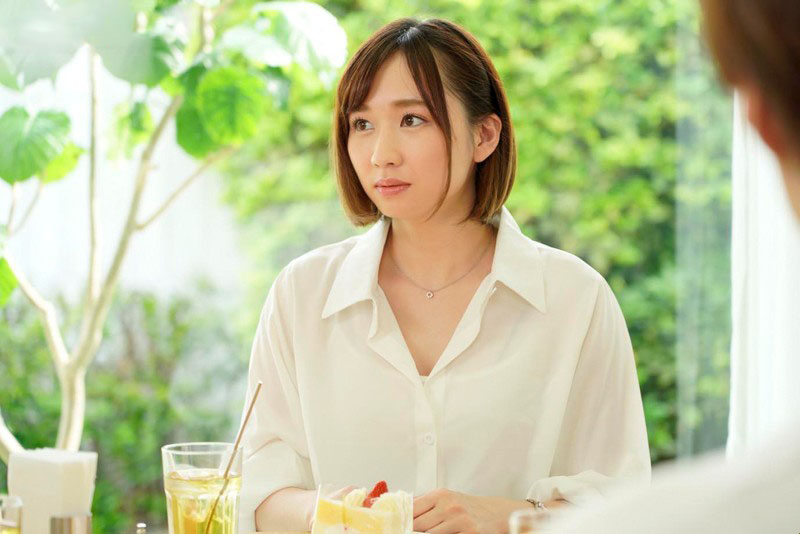 KIRE-004 Der Büroangestellte debütierte zum ersten Mal in JAV