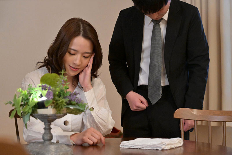 JUQ-353 息子が友達を家に連れてきて継母とセックスする